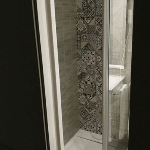 Resultado de la reforma de baños en apartamentos La Plana de Benicasim