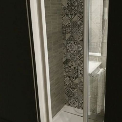 Resultado de la reforma de baños en apartamentos La Plana de Benicasim